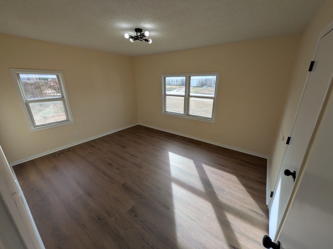 3024 E Carmen St - Photo 2 of 12