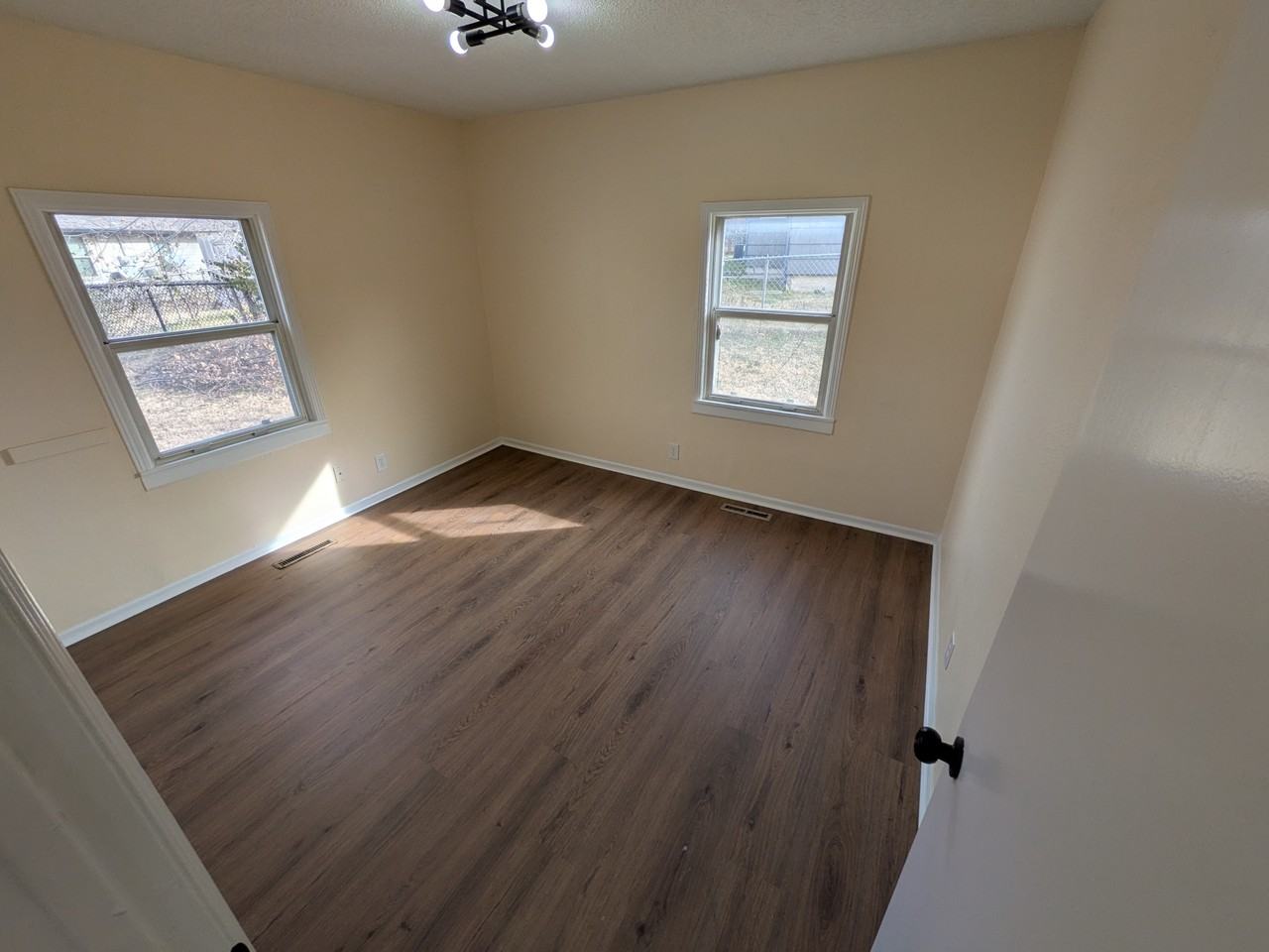 3024 E Carmen St - Photo 4 of 12