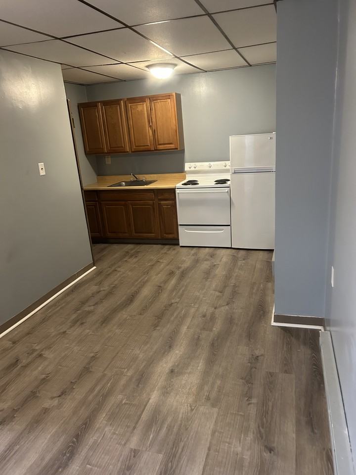 131 Wood St #105 - Photo 3 of 9