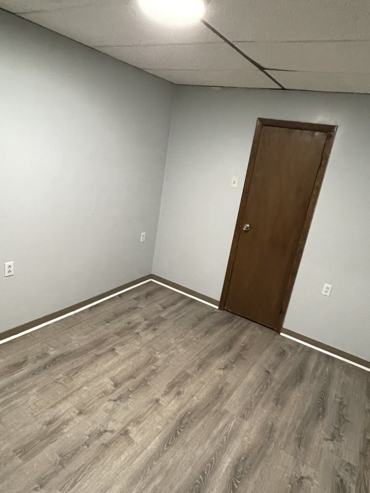 131 Wood St #105 - Photo 4 of 9