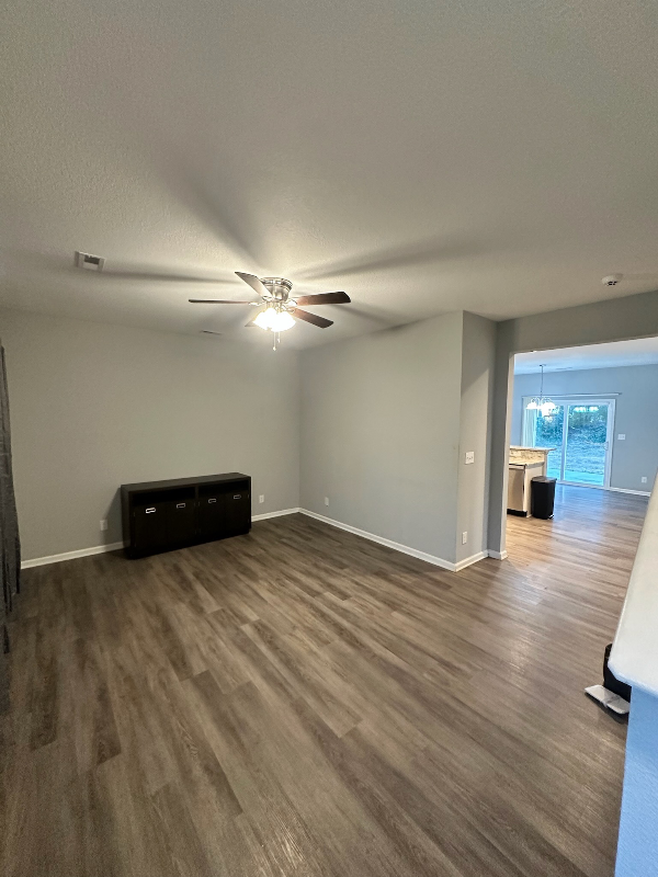 521 Ashley Ave - Photo 3 of 21