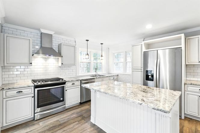 56 Tallyho Dr - Photo 3 of 17