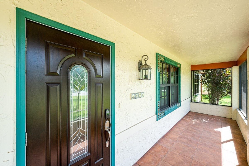 5426 Nw Clark Ave - Photo 2 of 19