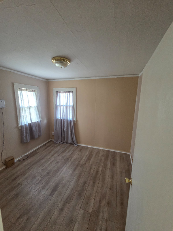 2075 Berry St Se - Photo 3 of 13