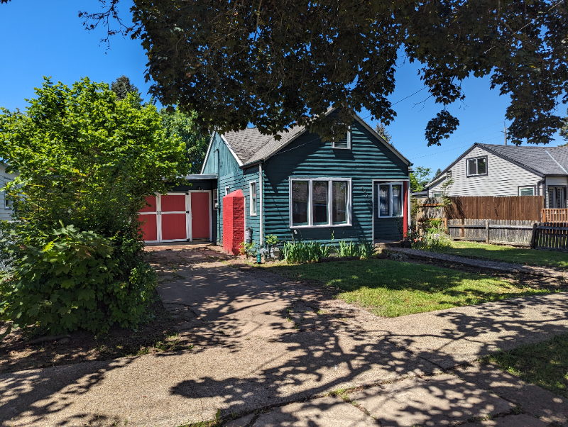 2075 Berry St Se - Photo 7 of 13