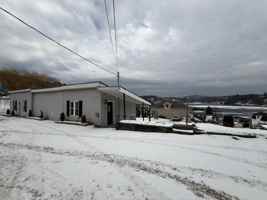 featured image of 823 Sr