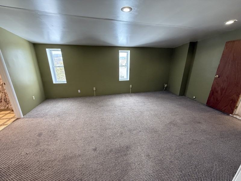 823 Sr - Photo 4 of 10