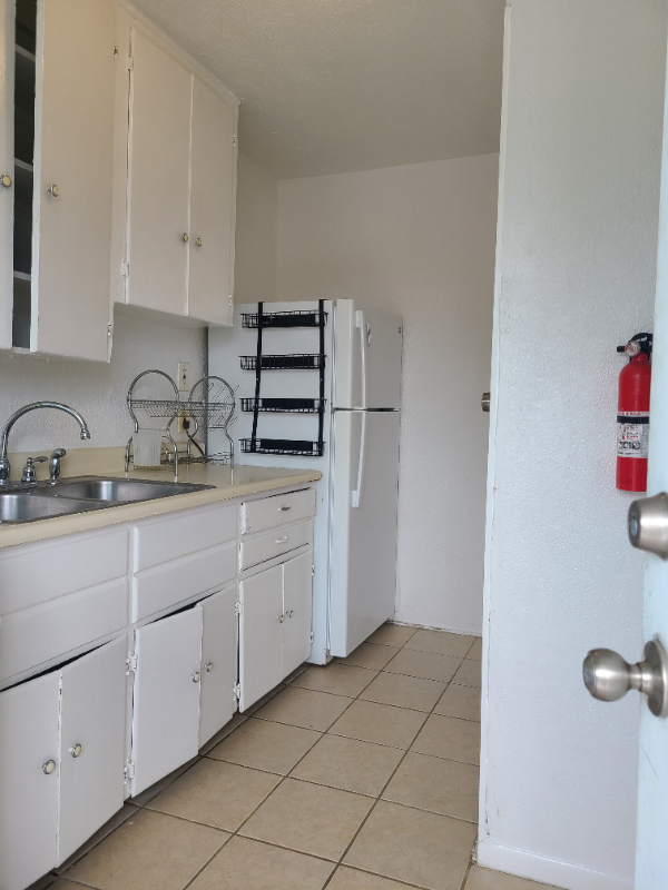 641 Robinson St #3 - Photo 7 of 8