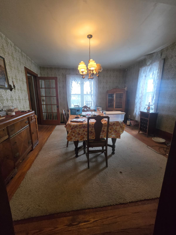 314 Center St - Photo 4 of 10