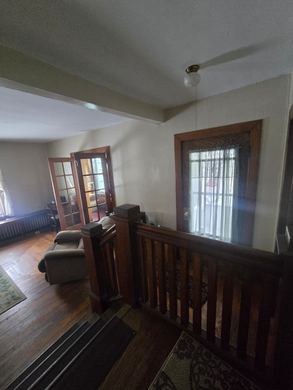 314 Center St - Photo 6 of 10