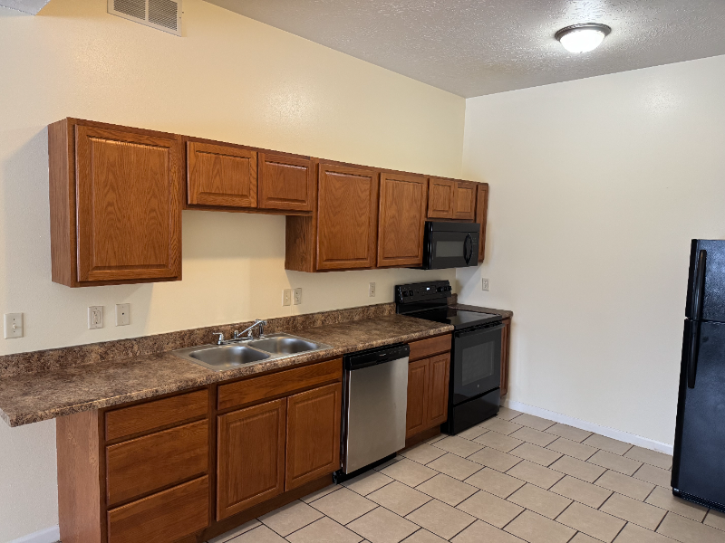 1532 S Saint Aubin St #NA - Photo 2 of 6