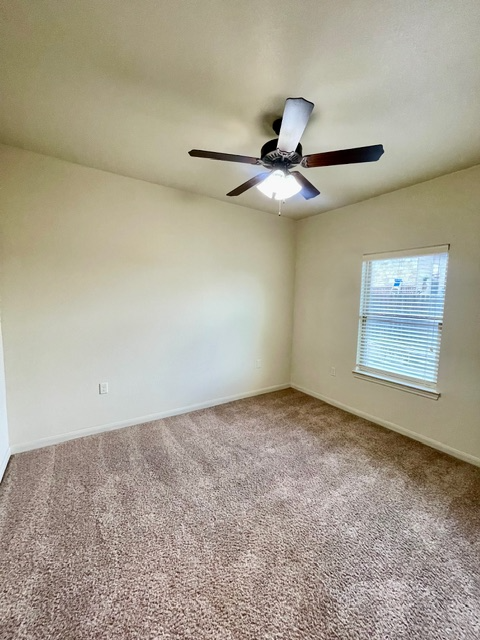 2001 Kirby Lee St - Photo 6 of 11