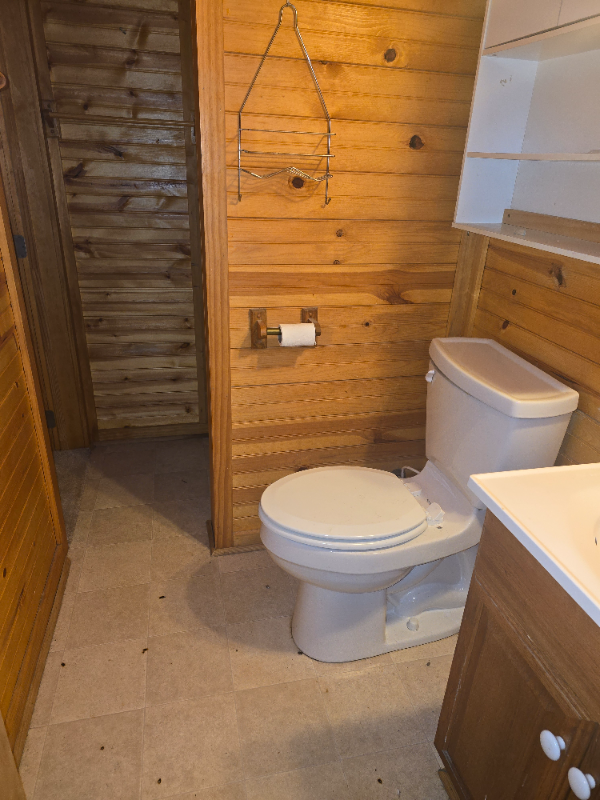 1960 Saddleback Dr - Photo 4 of 7