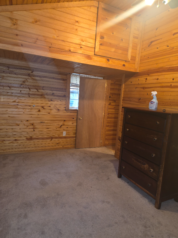 1960 Saddleback Dr - Photo 5 of 7