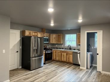 7862 N Covington St #D - Photo 3 of 10