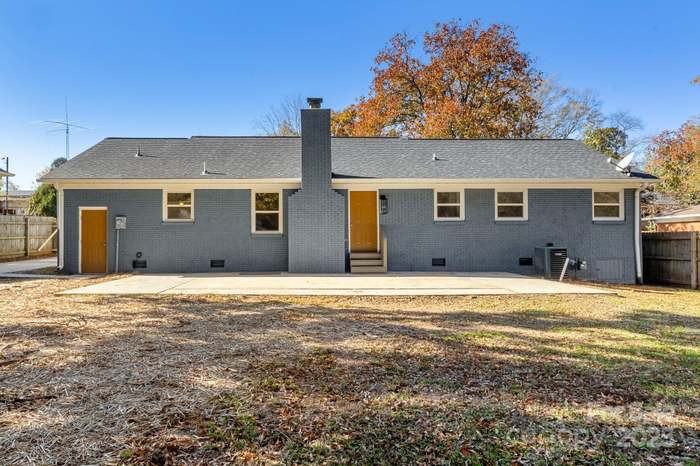 5116 Carriage Drive Cir - Photo 7 of 20