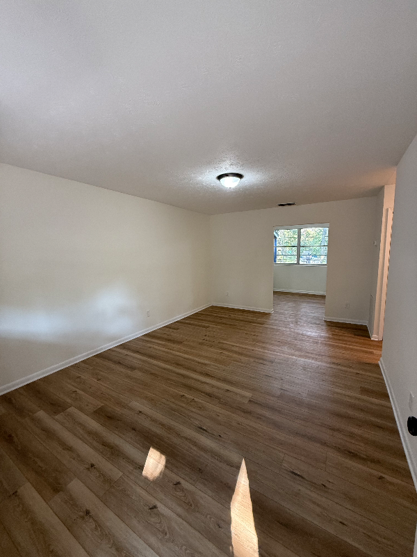 1675 Winthrop St - Photo 2 of 16