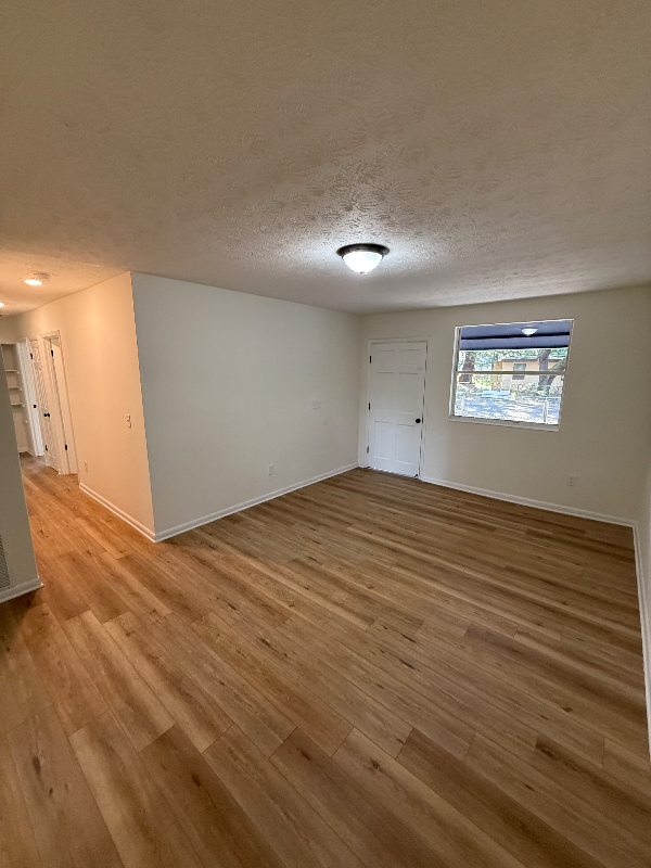 1675 Winthrop St - Photo 3 of 16