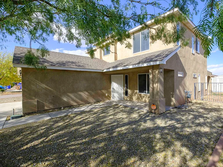 2836 Meriwether St - Photo 3 of 20