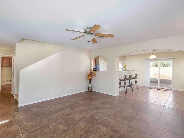 2836 Meriwether St - Photo 5 of 20