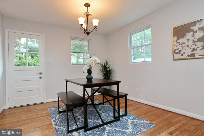 2609 Dakota St - Photo 7 of 19