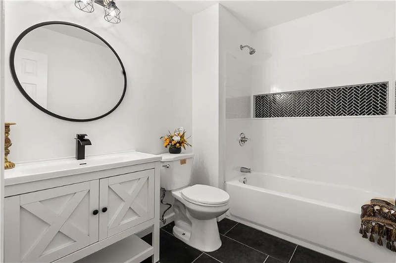 4933 Park West Dr - Photo 4 of 11