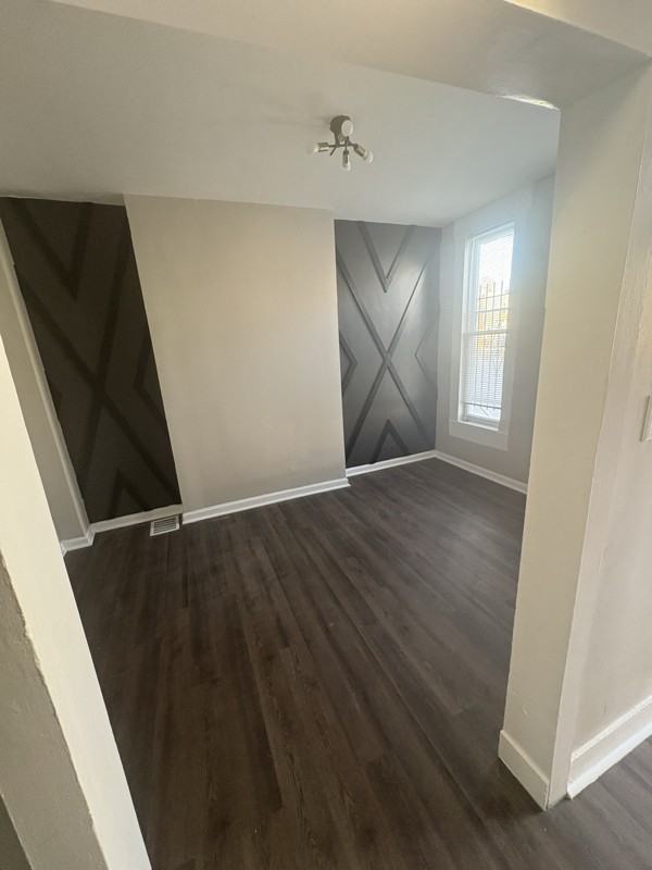 1634 N Wolfe St - Photo 3 of 18