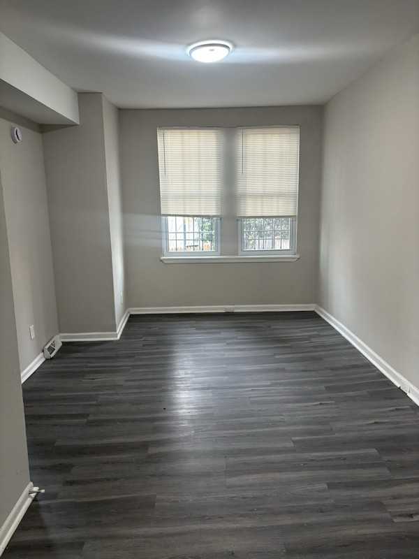 2416 W Franklin St - Photo 4 of 19