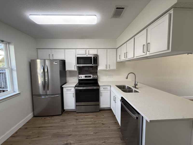 506 Augustine Dr - Photo 5 of 14