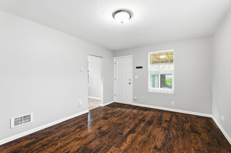 1504 1506 110Th St. S. Tacoma, Wa - Photo 2 of 20