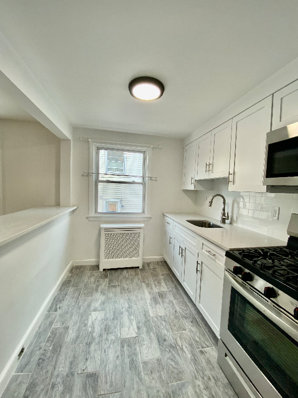 34 E 7th St #2FL - Photo 2 of 5