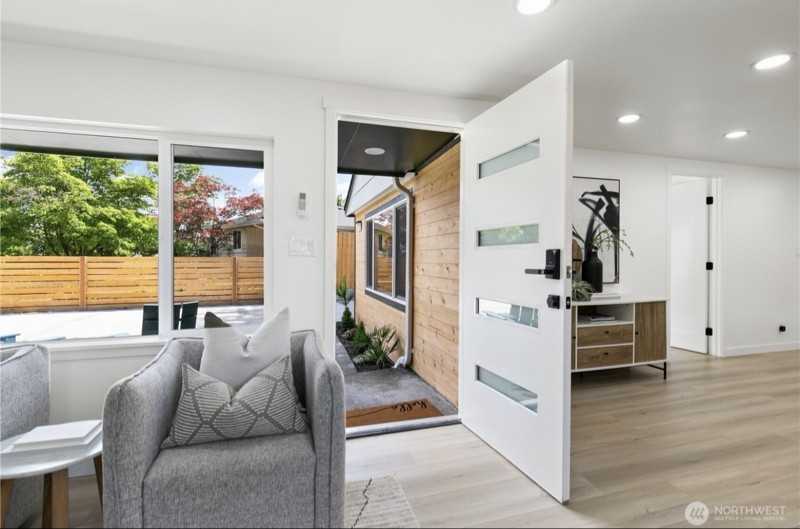 11 Sw 100th St #A - Photo 4 of 19