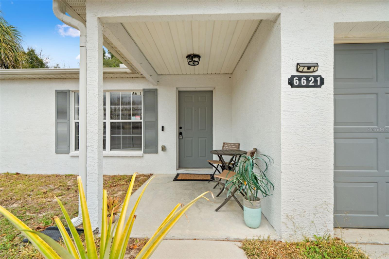 6621 W Robin Ln - Photo 3 of 20