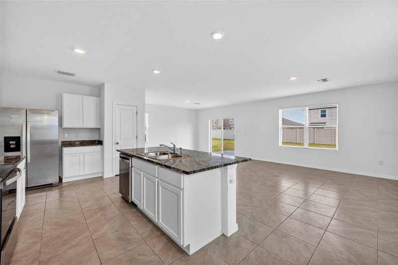 3842 Sunny Spring St - Photo 4 of 20