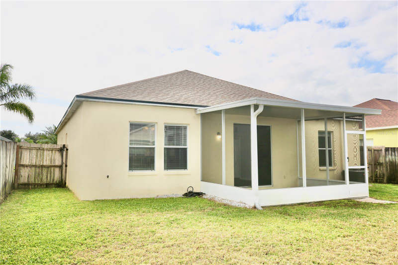 24421 Breezy Oak Ct - Photo 5 of 20