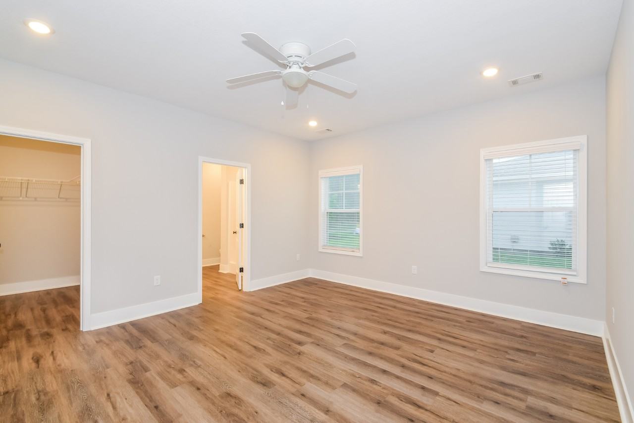 1053 Autumns Wood Cir E - Photo 6 of 24