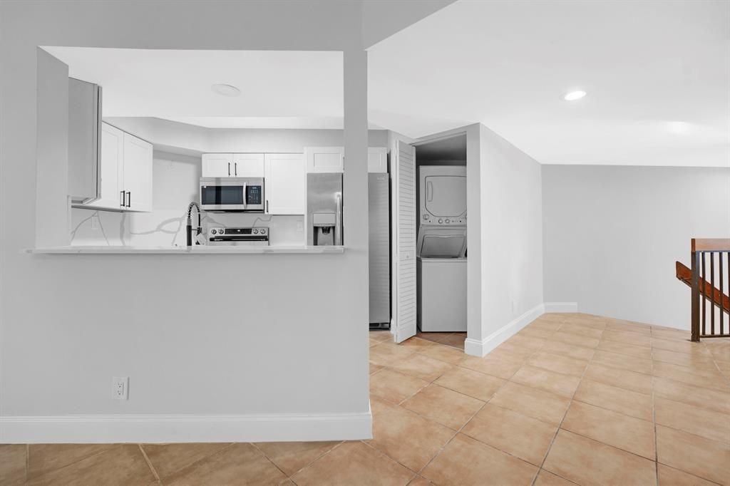 1732 Nw 81st Ave - Photo 3 of 7