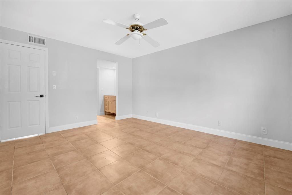 1732 Nw 81st Ave - Photo 4 of 7