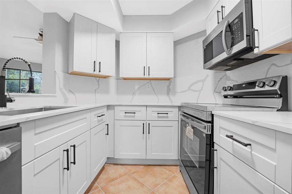 1732 Nw 81st Ave - Photo 6 of 7