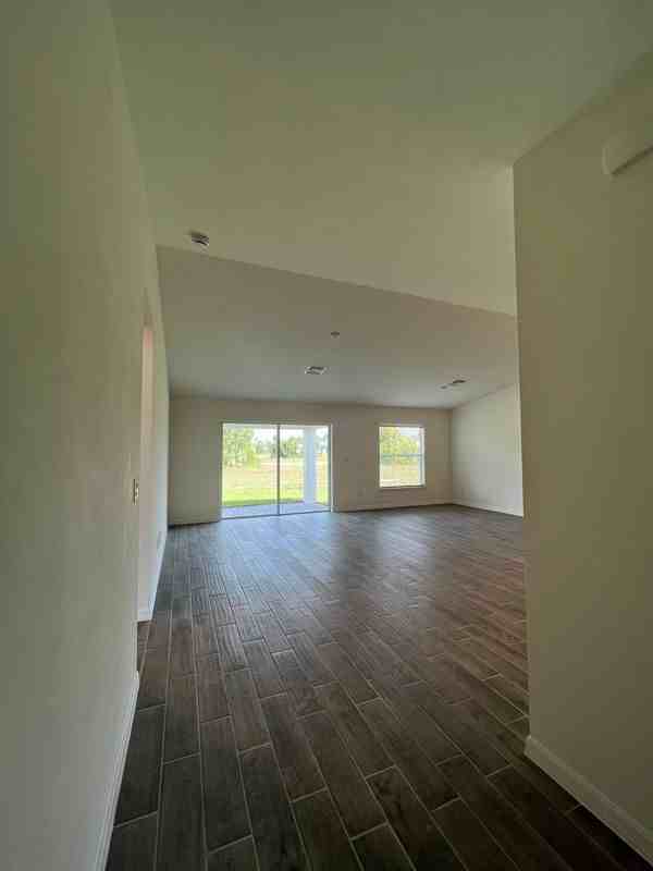 4129 Ne 20th Pl - Photo 3 of 3