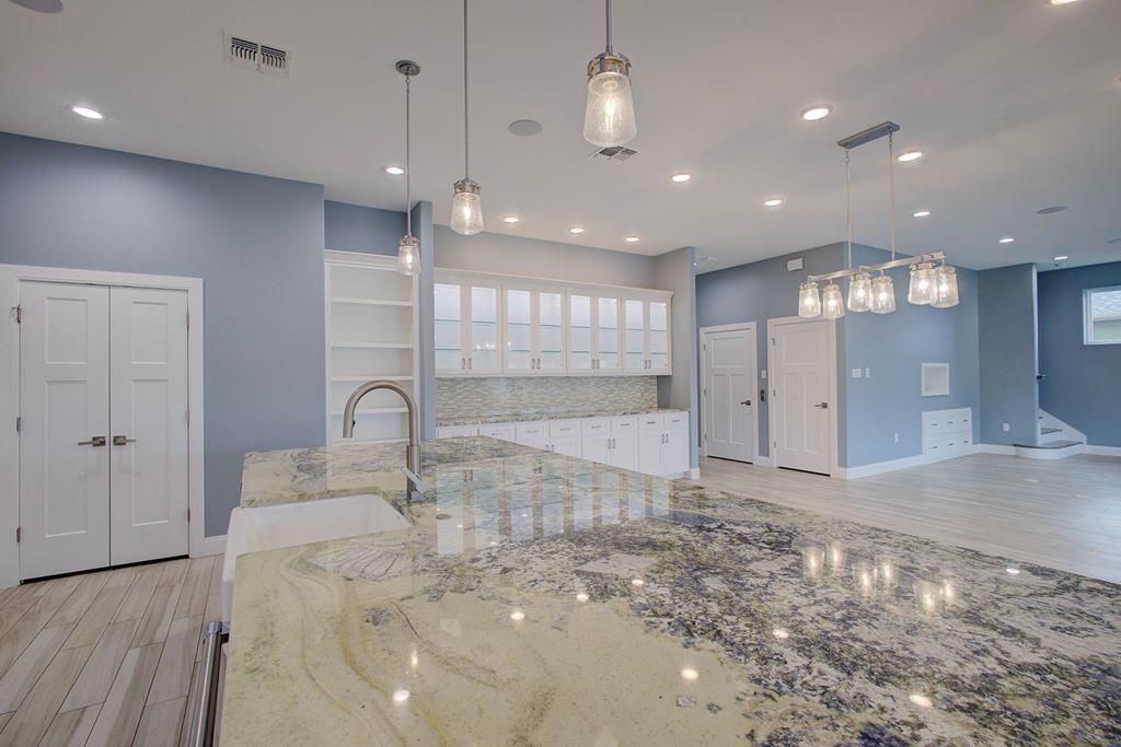 102 Angelfish Ct - Photo 2 of 22