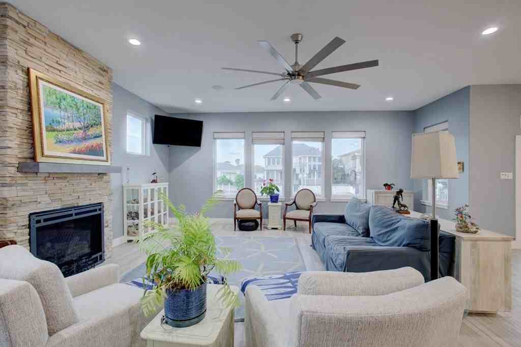 102 Angelfish Ct - Photo 3 of 22