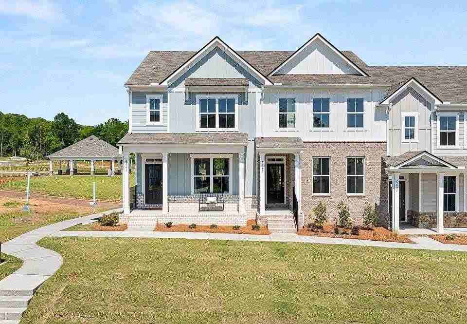 6741 Leigh St - Photo 3 of 20