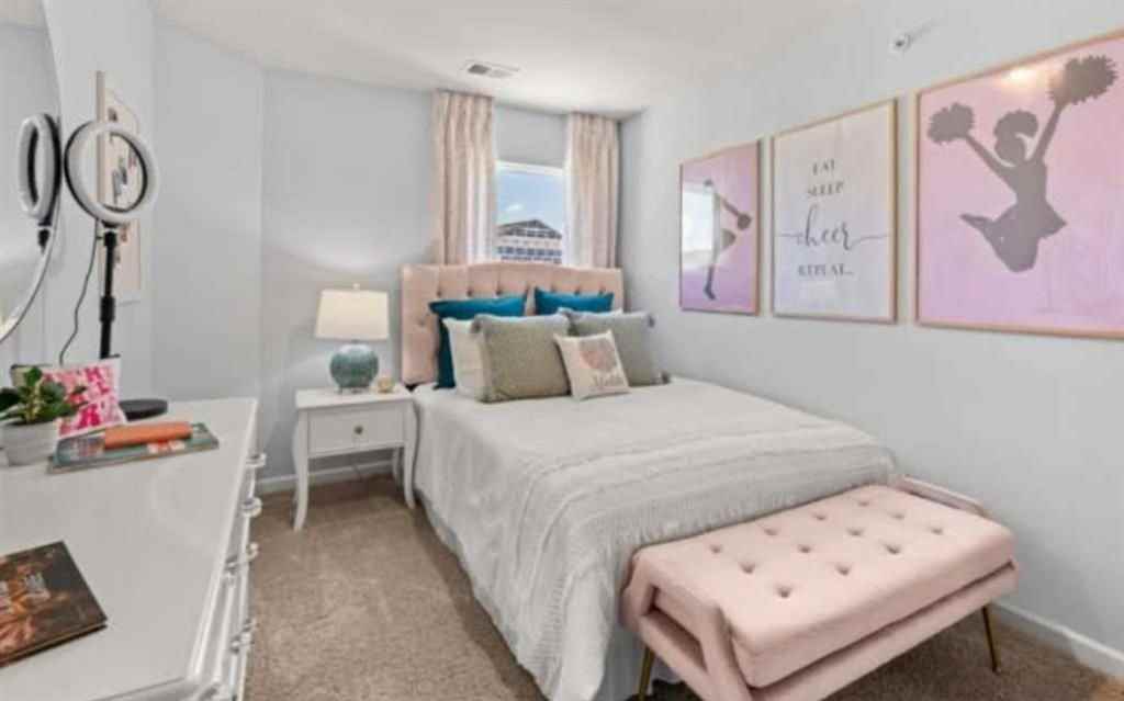 6741 Leigh St - Photo 7 of 20