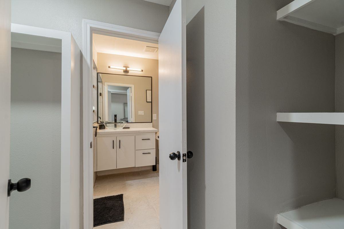 206 S Ridge Ln ##1 - Photo 7 of 10