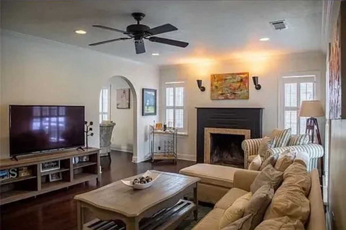 3320 Cockrell Ave - Photo 5 of 32