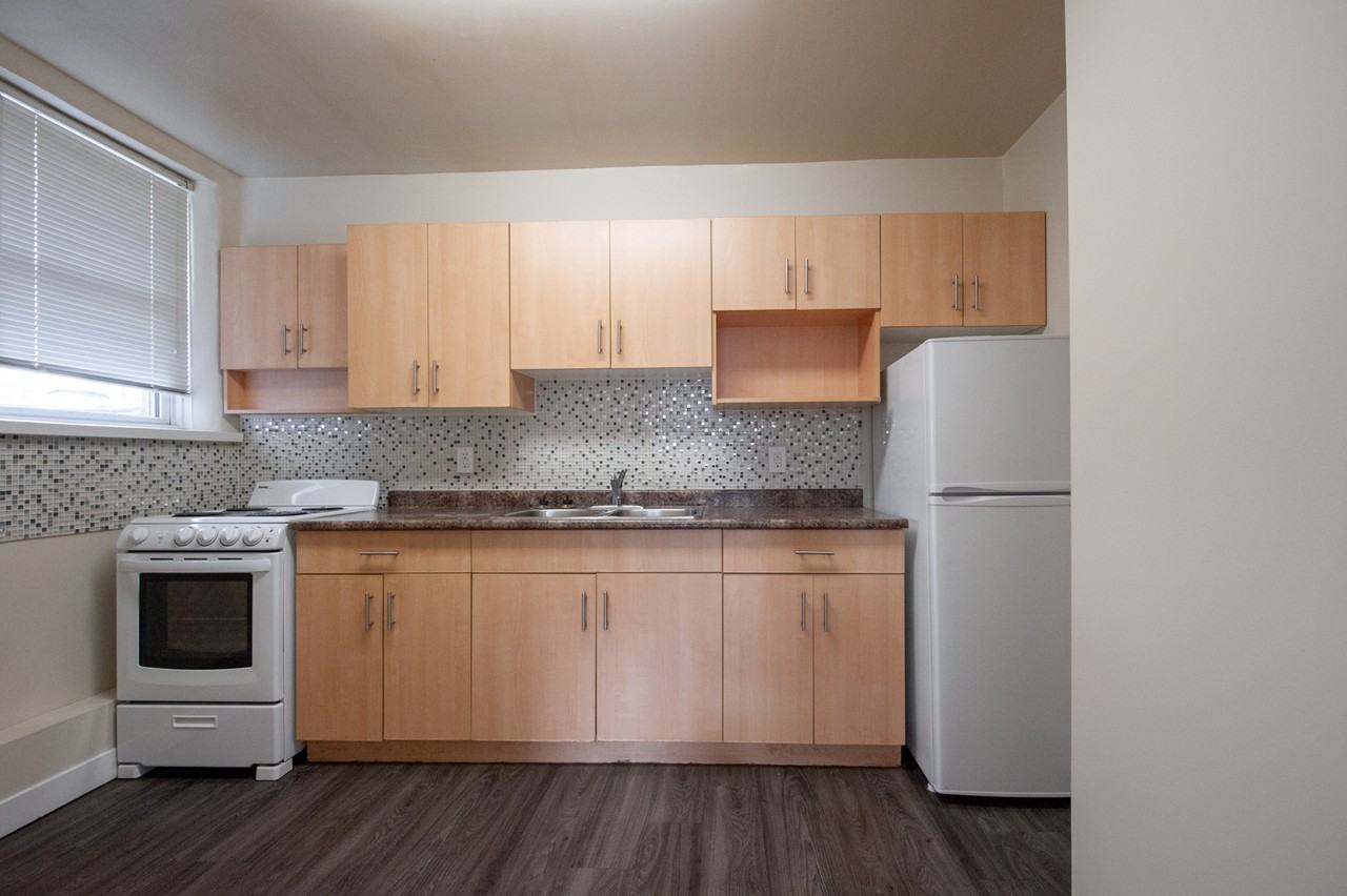 331 Marion Street - Photo 2 of 16