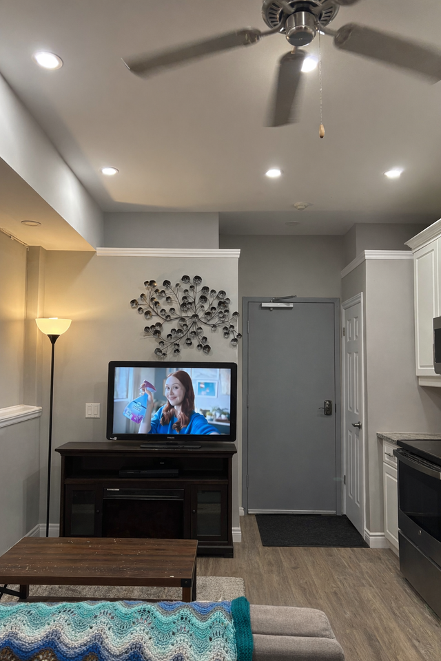 41 Cork St E - Photo 2 of 10