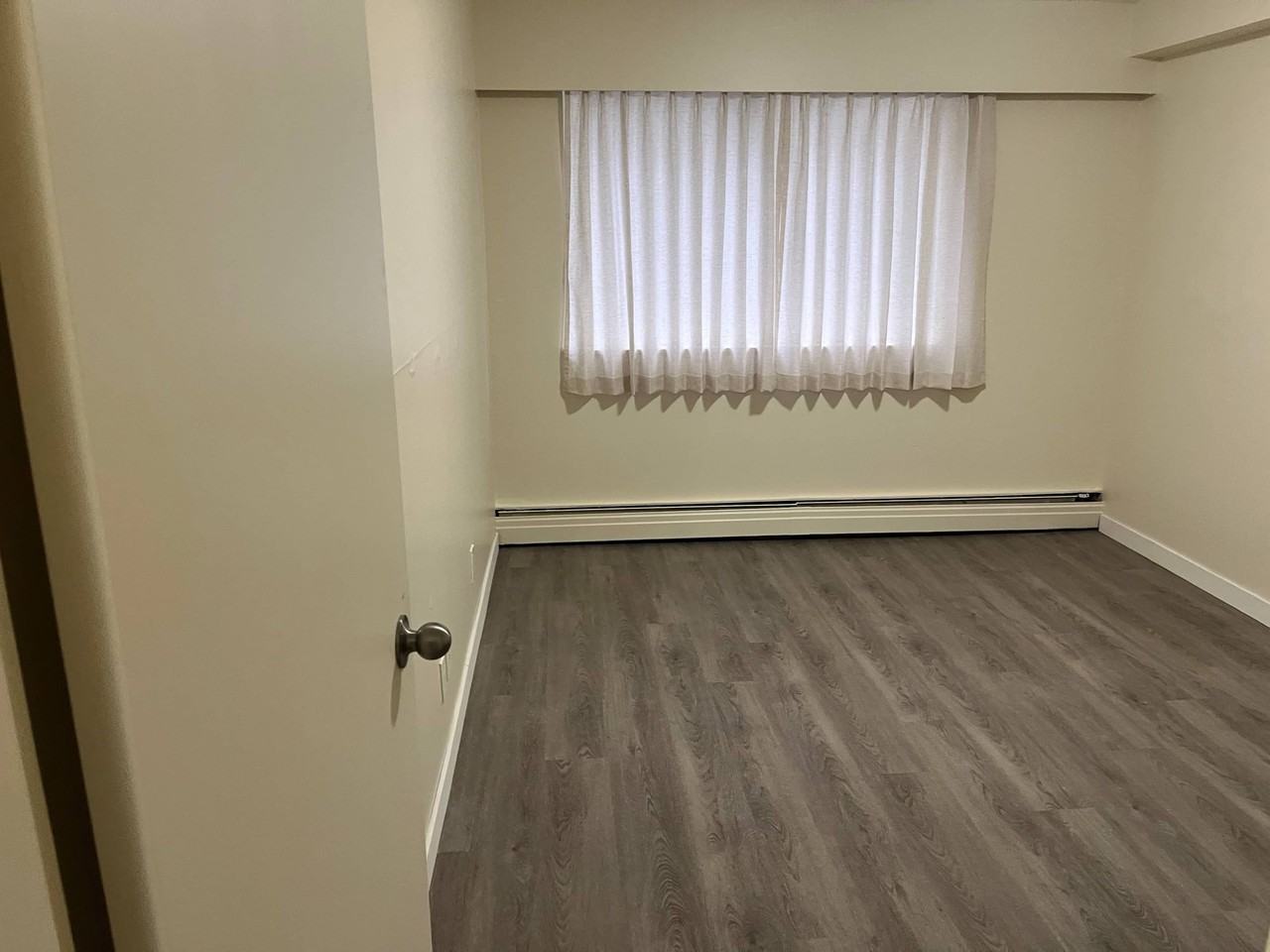 Bute Manor - Photo 5 of 22