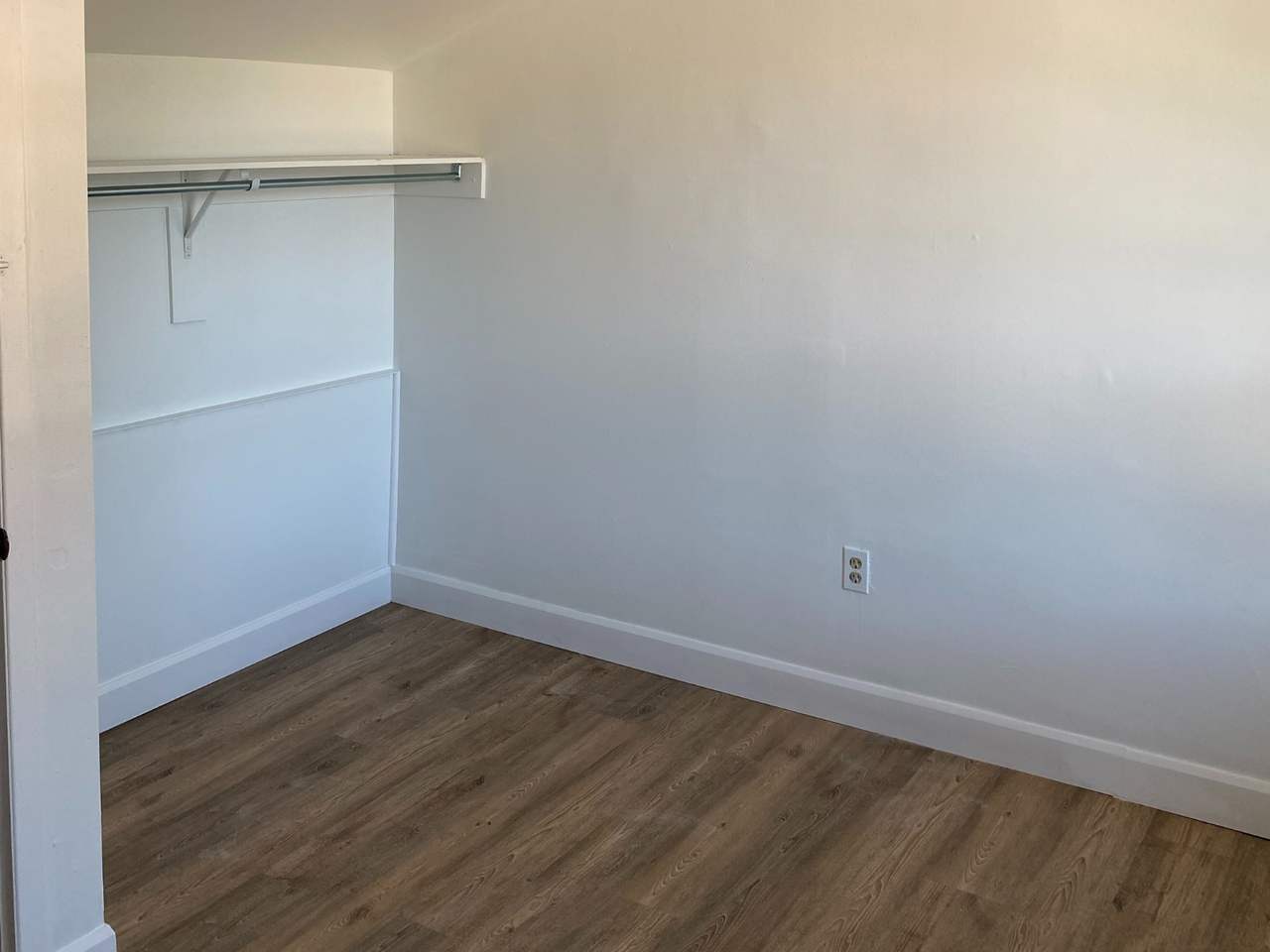 220 Gordon - Photo 5 of 7